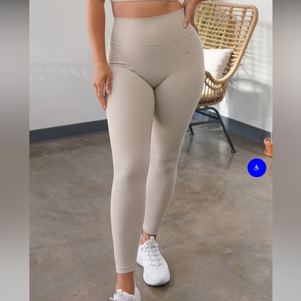 NWOT Love Fitness essential leggings